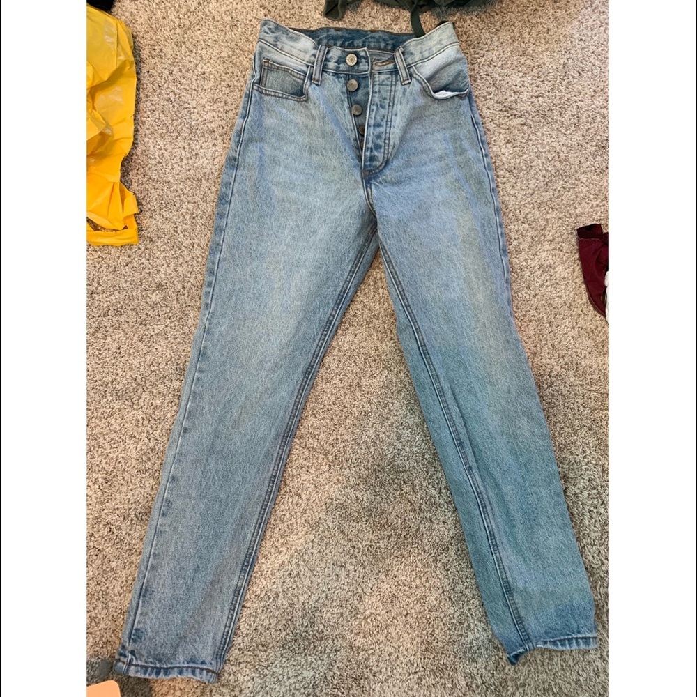 High waisted boyfriend Jeans.